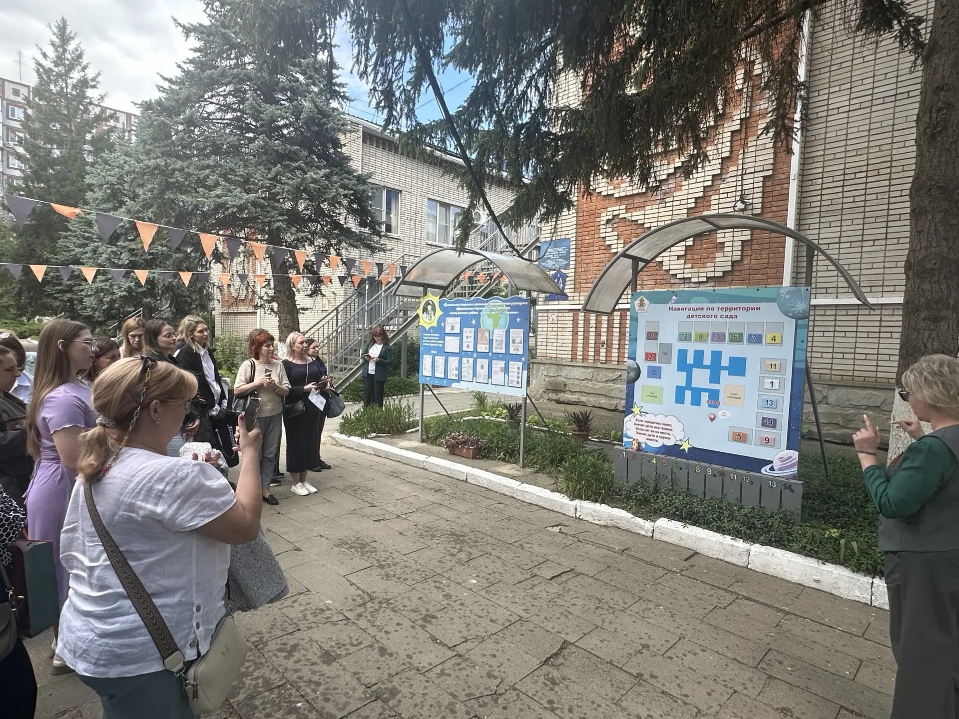 экскурсия по территории сада
